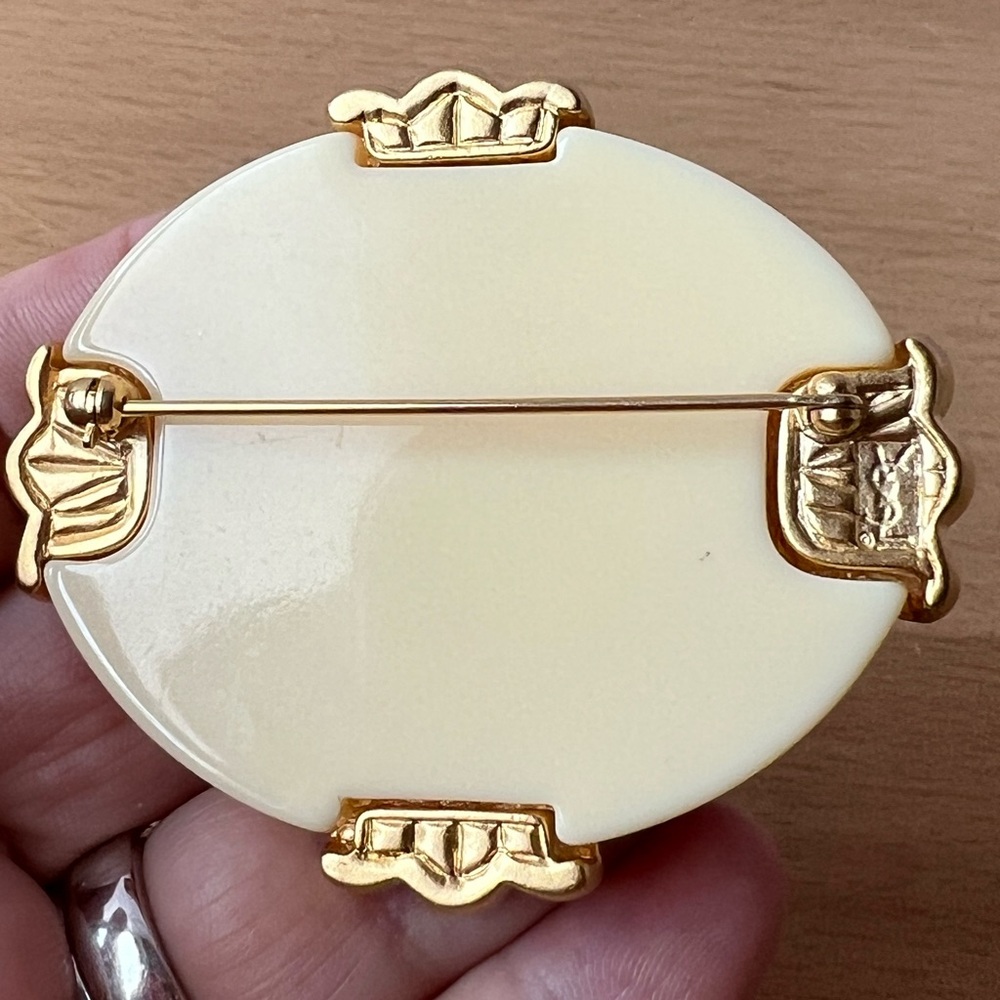 VINTAGE YSL YVES SAINT LAURENT CREAM TORTOISE MALTESE CROSS BROOCH PIN STATEMENT - Picture 12 of 16